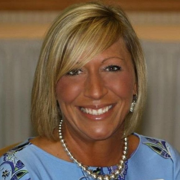 Meet your Posher, Lisa - Picture 1 of 1